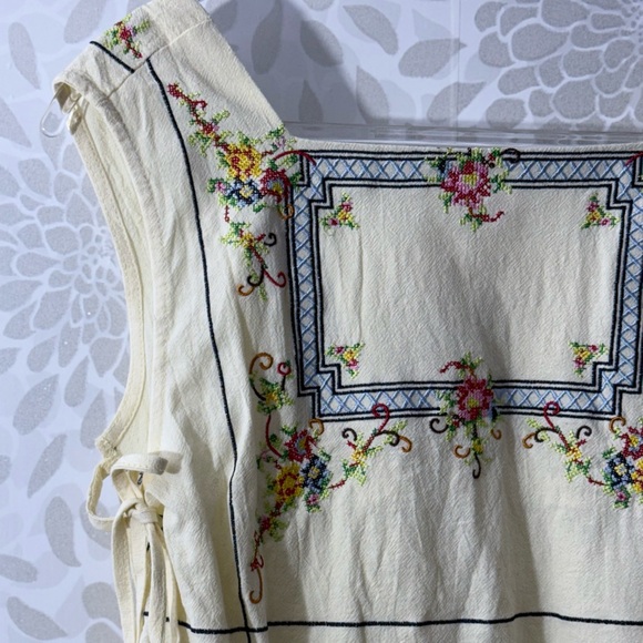 Women’s L Boho Hippie Ivory Colorful Flower Embroidery Cropped Side Tie Top - Picture 4 of 13
